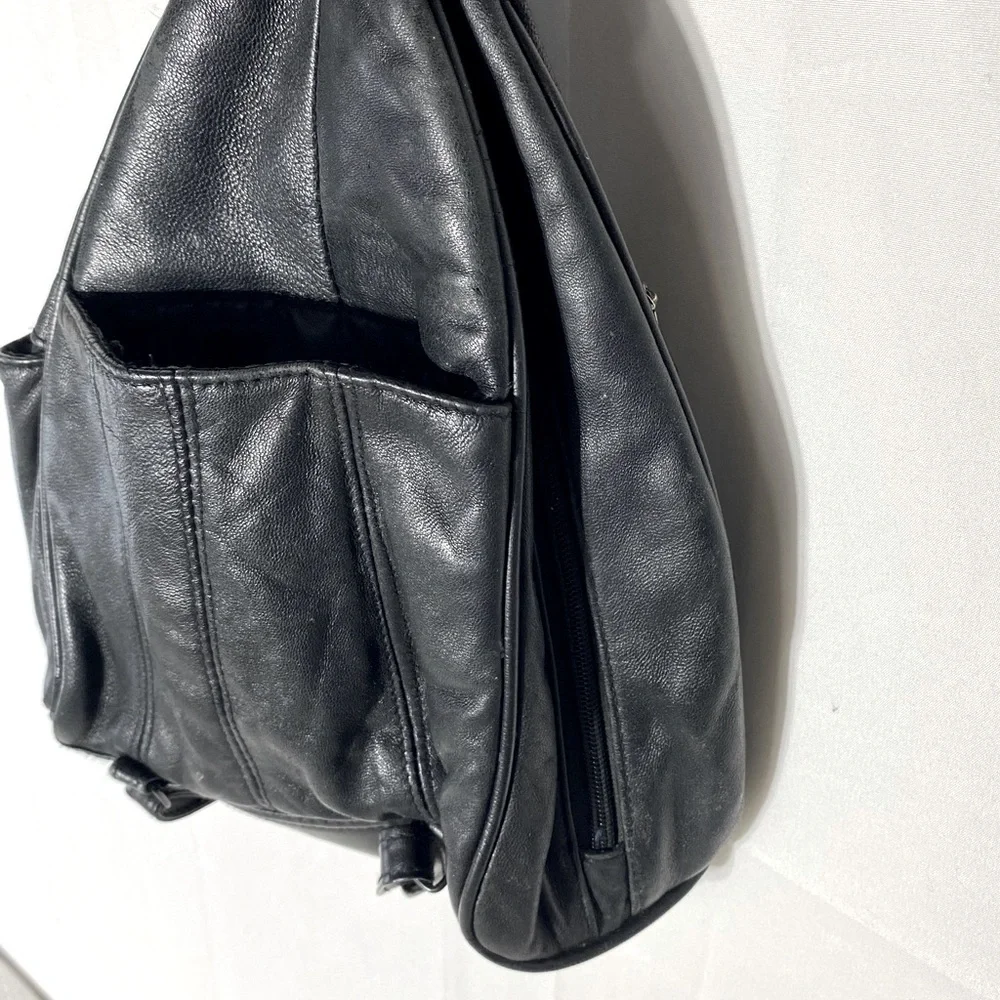 Vintage Black Faux Leather Convertible Shoulder Bag  Backpack - Picture 10 of 16